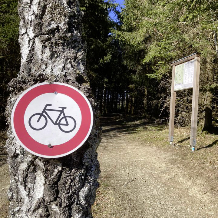 Fahrradverbot Stiftungsgebiet Schild_q